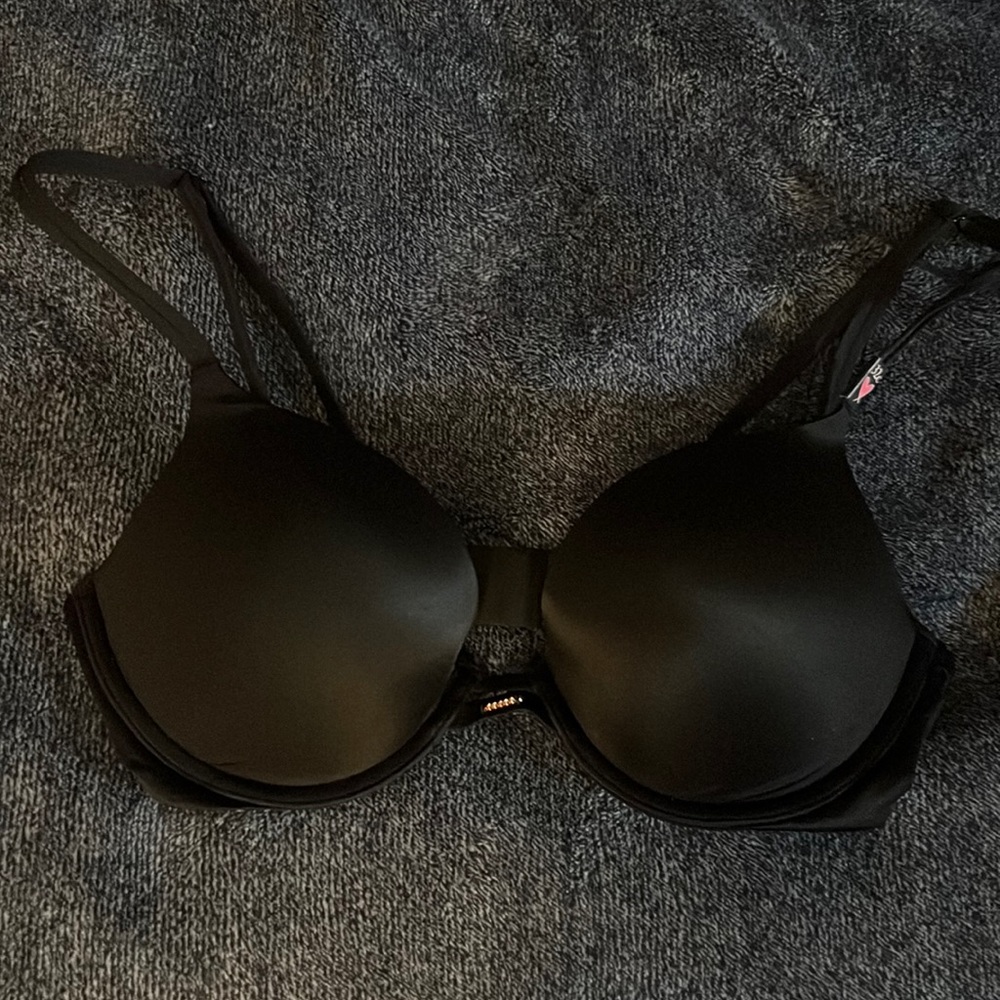Victoria secret Very Sexy Push Up 32c brand new